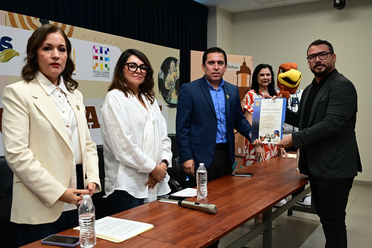 alternoticias1's tweet photo. ¡Frecuencia de la cultura viva! Radio UAS cumple 55 años. 
https://t.co/OrmB2McMls 

#ALTERNATIVASINALOA #UltimasNoticias #BreakingNews #Sinaloa     
#uas #RadioUAS https://t.co/QYXzNNmidX