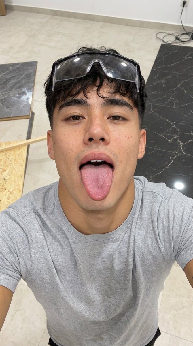 DylanSy1123's tweet photo. Who said I had to behave? 😜 https://t.co/DJH2gPct5G