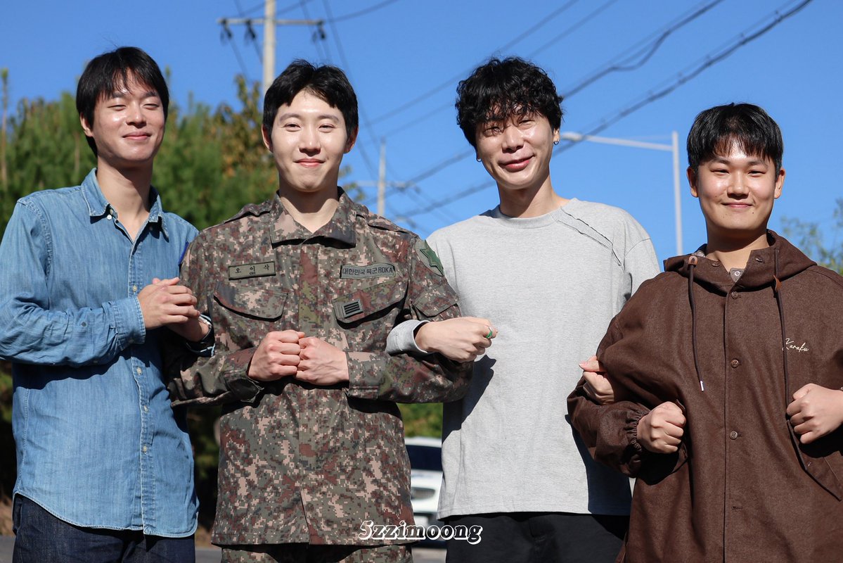 5zzimoong's tweet photo. 261006 #라쿠나 
이제 같이 라놀하자~~♫⋆｡♪ ₊˚♬ﾟ. https://t.co/KG3Q6IdcJn