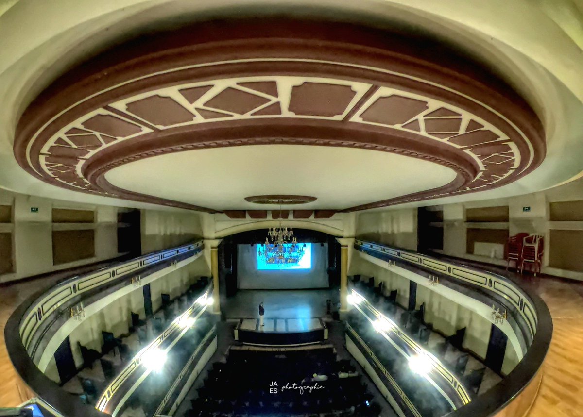 javi_1016's tweet photo. Teatro Sogamoso #Jaes 😎 #photographie 📷📸 #Sogamoso 🌞 https://t.co/GxBt5Blkis