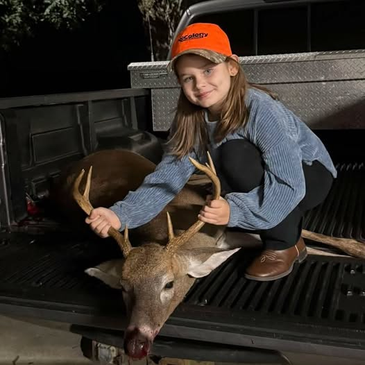 nchuntnfish's tweet photo. Check out Madilyn Giles (7 yrs old) with her first deer that she killed in Beaufort County, NC! Great job! #FirstDeer #FirstBuck #BeaufortCounty #Carolinas #CarolinaSportsmanMagazine #Carolina #Outdoors #Hunt #DeerSeason #WhitetailDeer #Buck #NorthCarolina #CarolinaSportsman https://t.co/wMLDmsHPwr