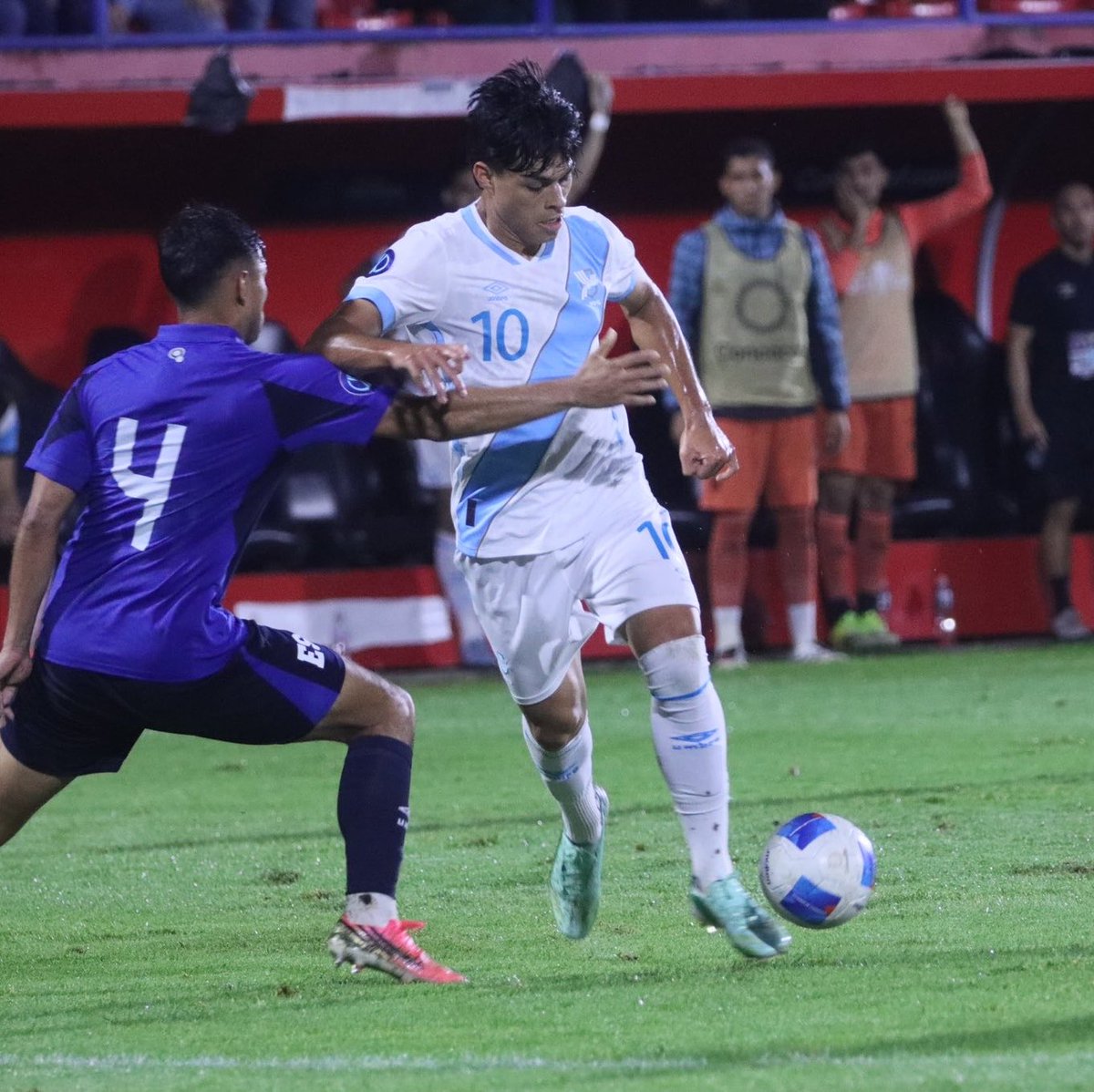 MLSes's tweet photo. 🚀 Matt Evans 1 gol y 1 asistencia. 
🎩 Olger Escobar 3 asistencias. 
🧤Nicho Hagen 2 porterías a cero. 

✅ Primera clasificación de Guatemala a los Cuartos de Final de la @CNationsLeague. 

¡Qué fecha FIFA para nuestros chapines! 🤩🇬🇹 https://t.co/8ZwLhiN4lO