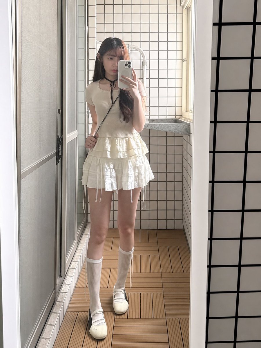 nancydub117ois's tweet photo. 去上班的路上
有幾位弟弟老是看我的腿
我的腿有什麽東西嗎
#藥師 https://t.co/hSdQwnjLuy