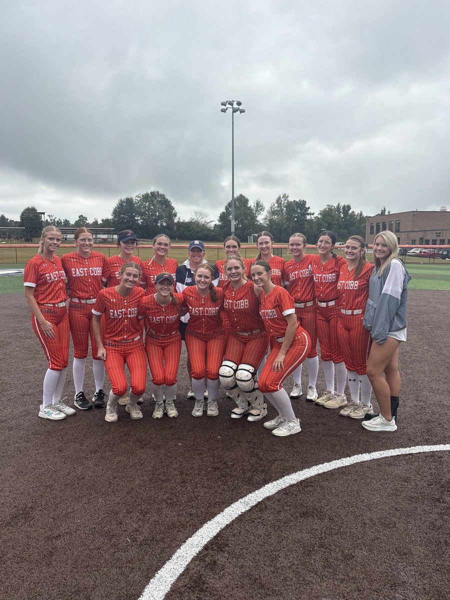 Lily_Benson2722's tweet photo. Such a fun day yesterday getting to play and have fun with my teammates! Thank you @WallaceStSB for a great day! @SallieB34 @EC_BulletsLyons @Clyons37 @ChasinGreatnes_ @RecruitMatador @SBRRetweets @D1Softball @IHartFastpitch @TopPreps @TOP_D1RECRUITS @tagupSoftball https://t.co/7a0MeILItp
