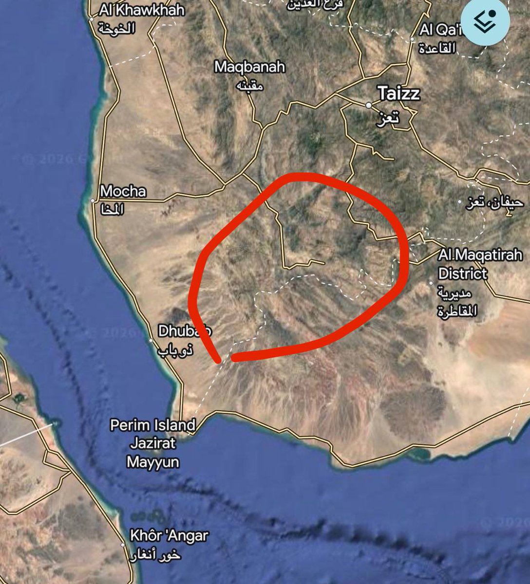 DefenceMat's tweet photo. ارتفاعات بین المقاطره، تعز و مقبنه از کلیدی‌ترین مناطق جنوب‌غرب یمن است. این منطقه آخرین کمربند کوهستانی مشرف به محور المخا–ذباب و ورودی باب‌المندب است. تسلط بر این ارتفاعات برای تثبیت پیشروی انصارالله در باب‌المندب و بخش مهمی از جبهه ساحلی دریای سرخ در ذوباب اهمیت زیادی دارد. https://t.co/g4zEszOu0x