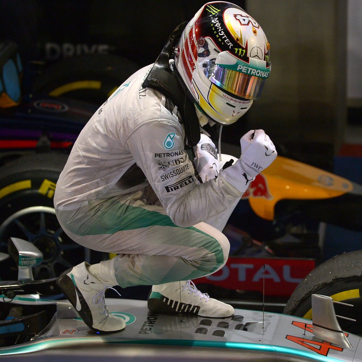 F1GuyDan's tweet photo. 🚨 Most laps led in Singapore for drivers on the current grid

249 - Lewis Hamilton
248
247
246
245
244
243
242
241
240
239
238
237
236
235
234
233
232
231
230
229
228
227
226
225
224
223
222
221
220
219
218
217
216
215
214
213
212
211
210
209
208
207
206
205
204
203
202
201
200
199
198
197
196
195
194
193
192
191
190
189
188
187
186
185
184
183
182
181
180
179
178
177
176
175
174
173
172
171
170
169
168
167
166
165
164
163
162
161
160
159
158
157
156
155
154
153
152
151
150
149
148
147
146
145
144
143
142
141
140
139
138
137
136
135
134
133
132
131
130
129
128
127
126
125
124
123
122
121
120
119
118
117
116
115
114
113
112
111
110
109
108
107
106
105
104
103
102
101
100
99
98
97
96
95
94
93 - Fernando Alonso
92
91
90
89
88
87
86
85
84
83
82
81
80
79
78
77
76
75
74
73
72
71
70
69
68
67
66
65
64
63
62 - Carlos Sainz, Lando Norris
61
60 - George Russell
59 - Sergio Perez
58
57
56
55
54
53
52
51
50
49
48
47
46
45
44
43
42
41
40
39
38
37
36
35
34
33
32
31
30
29
28
27
26
25
24
23
22
21
20
19 - Charles Leclerc
18
17
16
15
14
13
12
11
10
9
8
7
6
5
4
3 - Max Verstappen
2 - Oscar Piastri