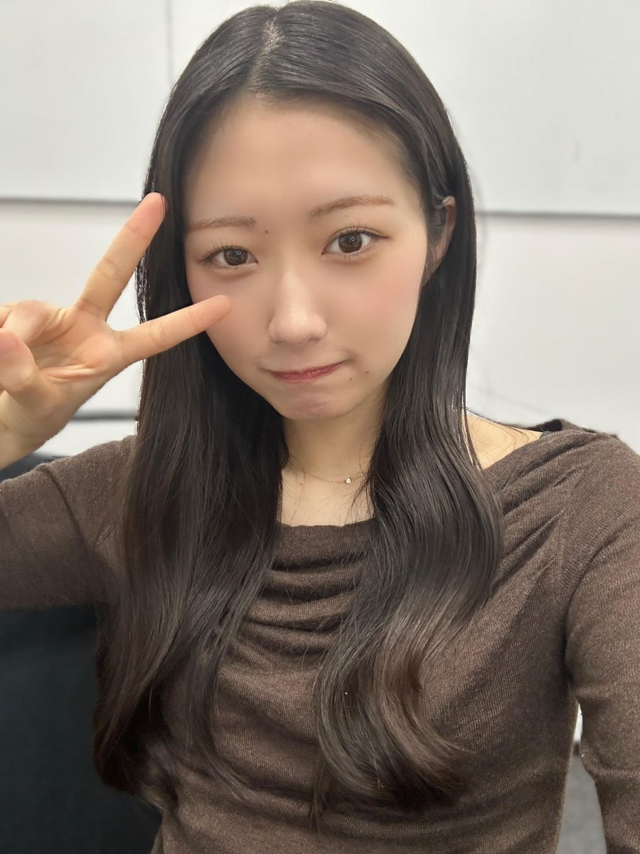 fish_bottle_1's tweet photo. センター分け良き👍
#萩原心花 #こっかにっき https://t.co/rXUA5vzHn9