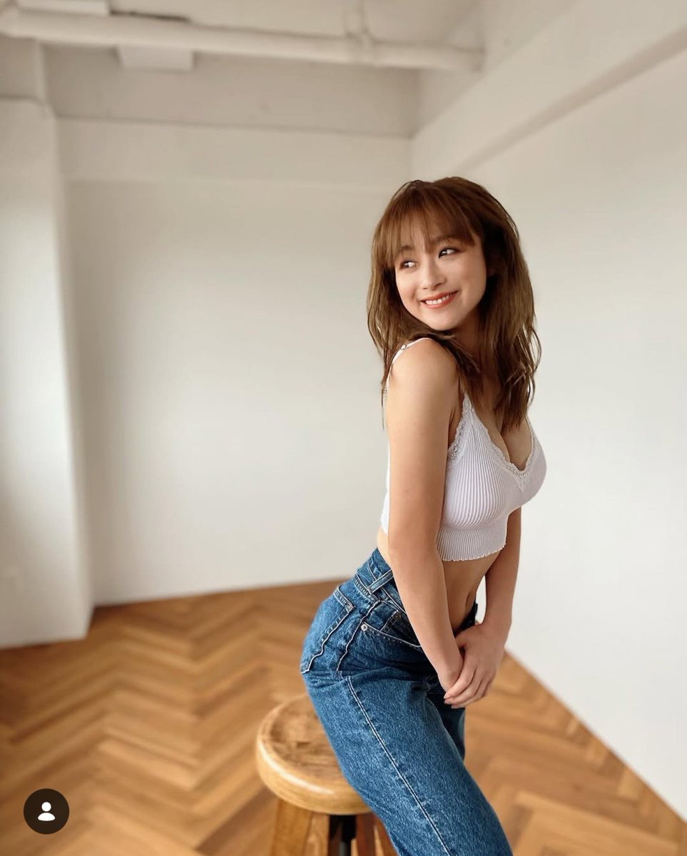 arashisakura's tweet photo. 鈴木奈々さん38歳
美貌もスタイルもエグすぎる https://t.co/JSzeYrN5Wa