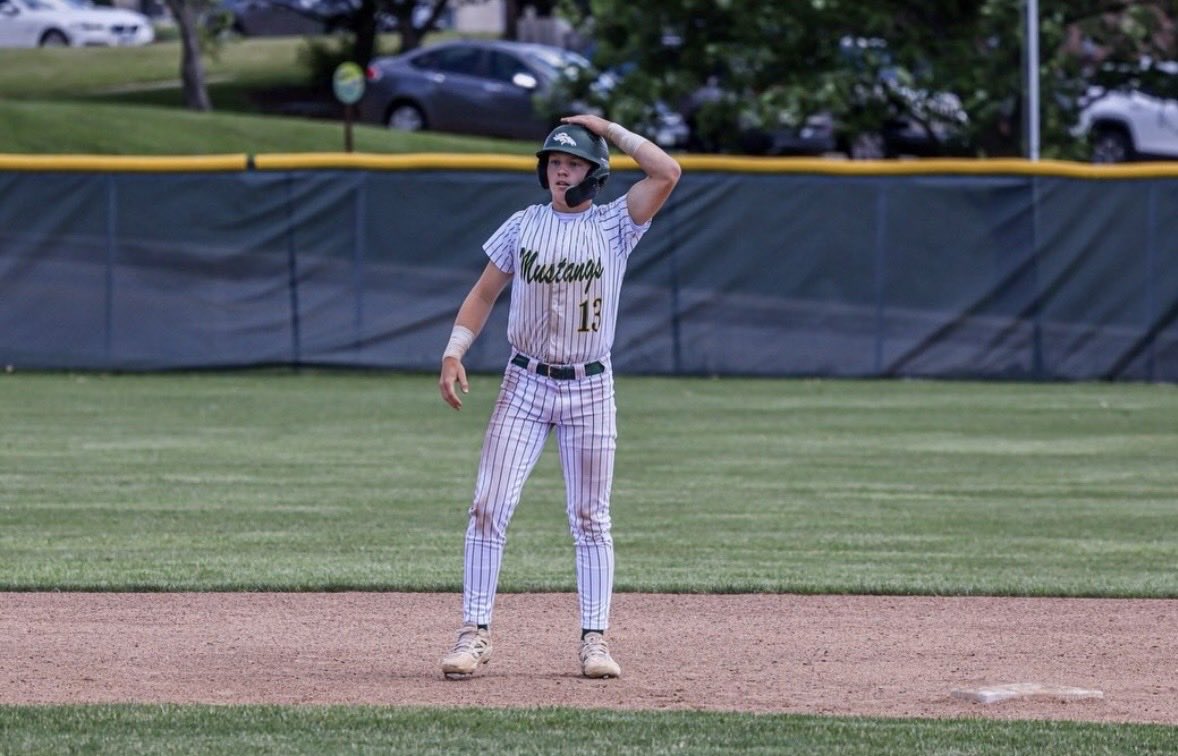 DanielHouselog's tweet photo. Freshman Year Varsity Baseball
Dubuque Hempstead High School | Class 4A
SS | 38 GP | .267 AVG | 28 H | 9 RBI | 19 BB | 15/17 SB

#Recruiting #ClassOf2029 #BaseballRecruiting https://t.co/xeXS23hGSh