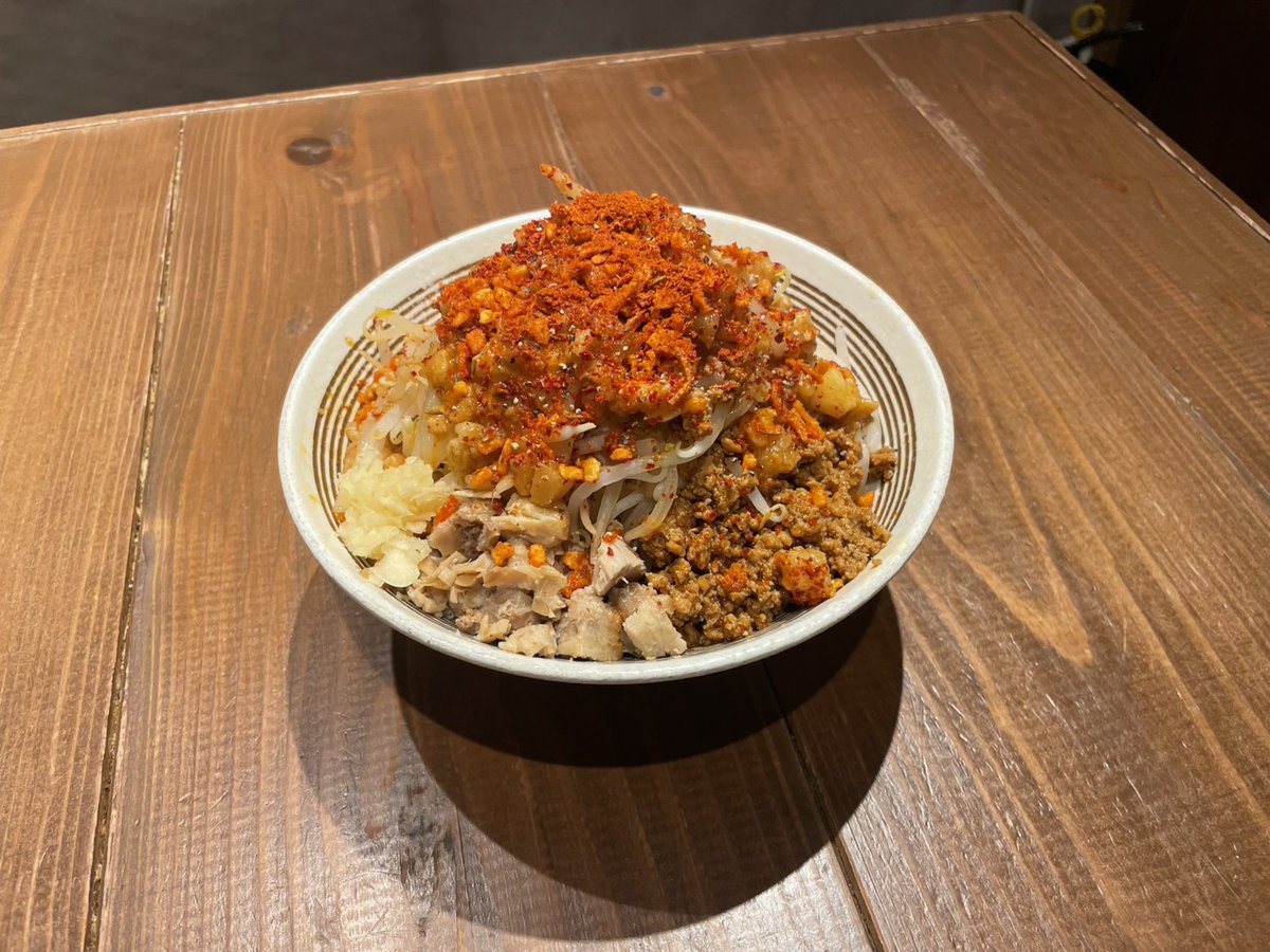Mashimashi57149's tweet photo. ✨出店店舗情報✨
#小麦の麺神
【店舗PR】
世界の人々の心を元気にする為に日々営業をしています！！今年も必ず優勝します🍜

📢優先レーンパス「背徳エンペラーPASS」発売中！
詳しくはこちら👉https://t.co/3xUObWzWnt
#背徳マシマシフェス2026 https://t.co/AJTc9JJWoK