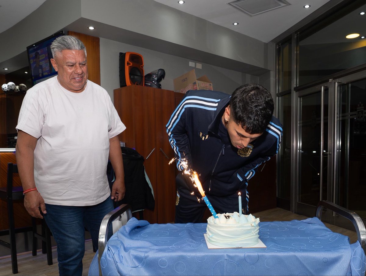 Argentina's tweet photo. #SelecciónMayor ¡Qué se te cumplan todos tus deseos, Palita! 🎉🎂

Muy feliz cumpleaños 🇦🇷🩵🤍🩵 https://t.co/ogwrsPyq0v
