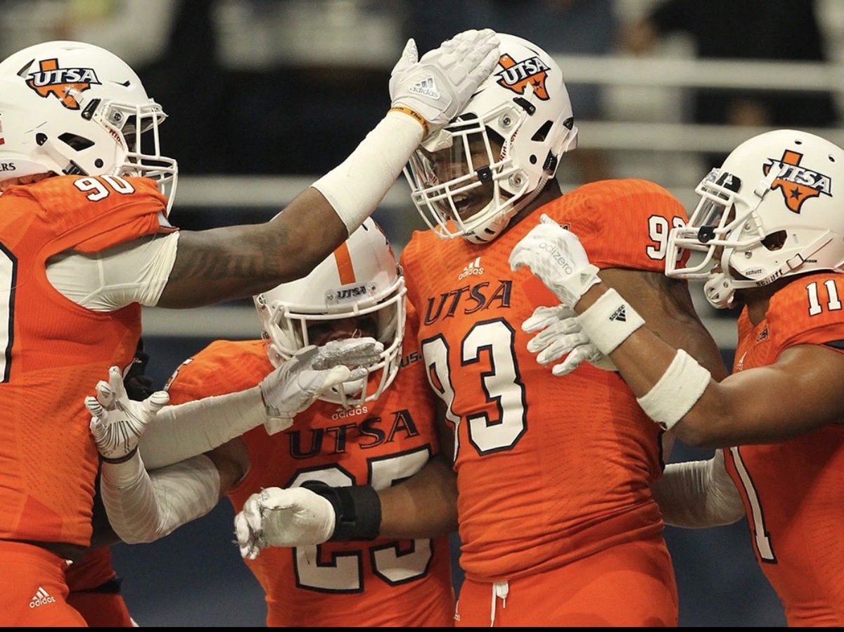 UTSARunners's tweet photo. The first time I saw this young man play, I saw untapped, gritty, raw potential. He turned into a BEAST, and mannnn, was it fun to watch!

Maybe the best to ever put on a UTSA uniform… MARCUS DAVENPORT, you deserve your flowers!

Congrats on a great career!

#UTSA #BirdsUp #NFL https://t.co/uTgFRc5i2l