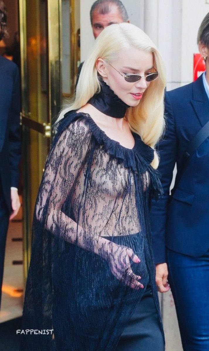 Goonr4fun's tweet photo. Anya Taylor Joy in see-through dress

#goon #nsfw https://t.co/L83Lonx2ah