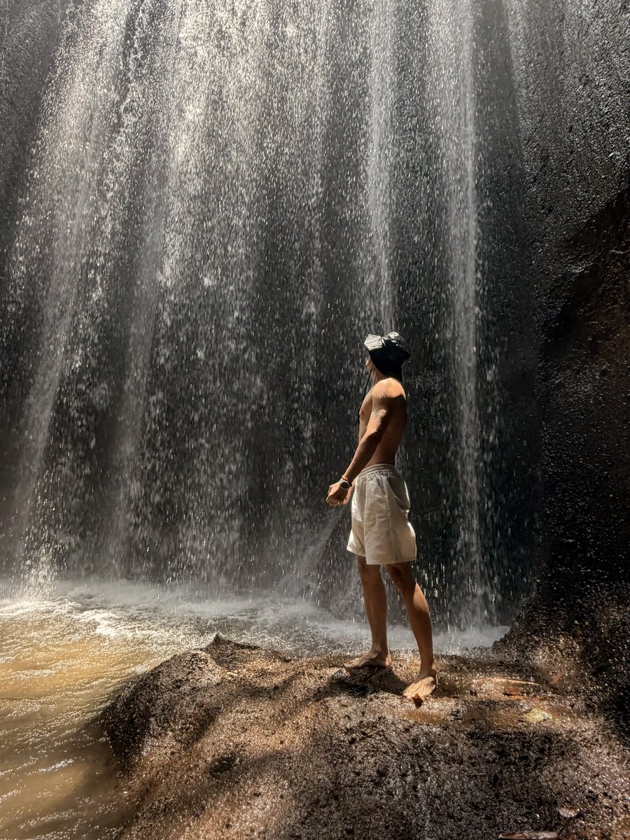 Bellex187's tweet photo. Wild, wet and unfiltered.💦🚿🌿🫧 https://t.co/1cnbHFztNw