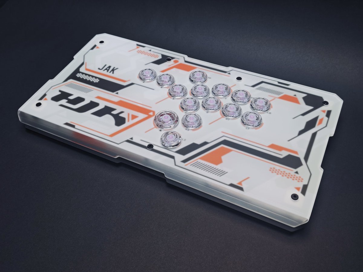 HJKGamingADY's tweet photo. Sometime we just make normal size,but @LordJAK55 said he want the big one,so we remake our box size and make this one for him~#FGC #HJK #HITBOX #MIXBOX #FIGHTSTICK #Streetfighter6 https://t.co/PMR7N1Bazo