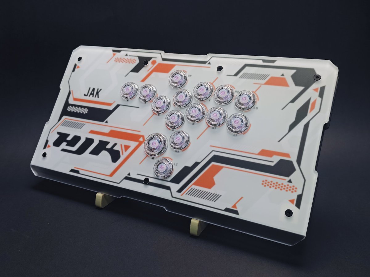 HJKGamingADY's tweet photo. Sometime we just make normal size,but @LordJAK55 said he want the big one,so we remake our box size and make this one for him~#FGC #HJK #HITBOX #MIXBOX #FIGHTSTICK #Streetfighter6 https://t.co/PMR7N1Bazo
