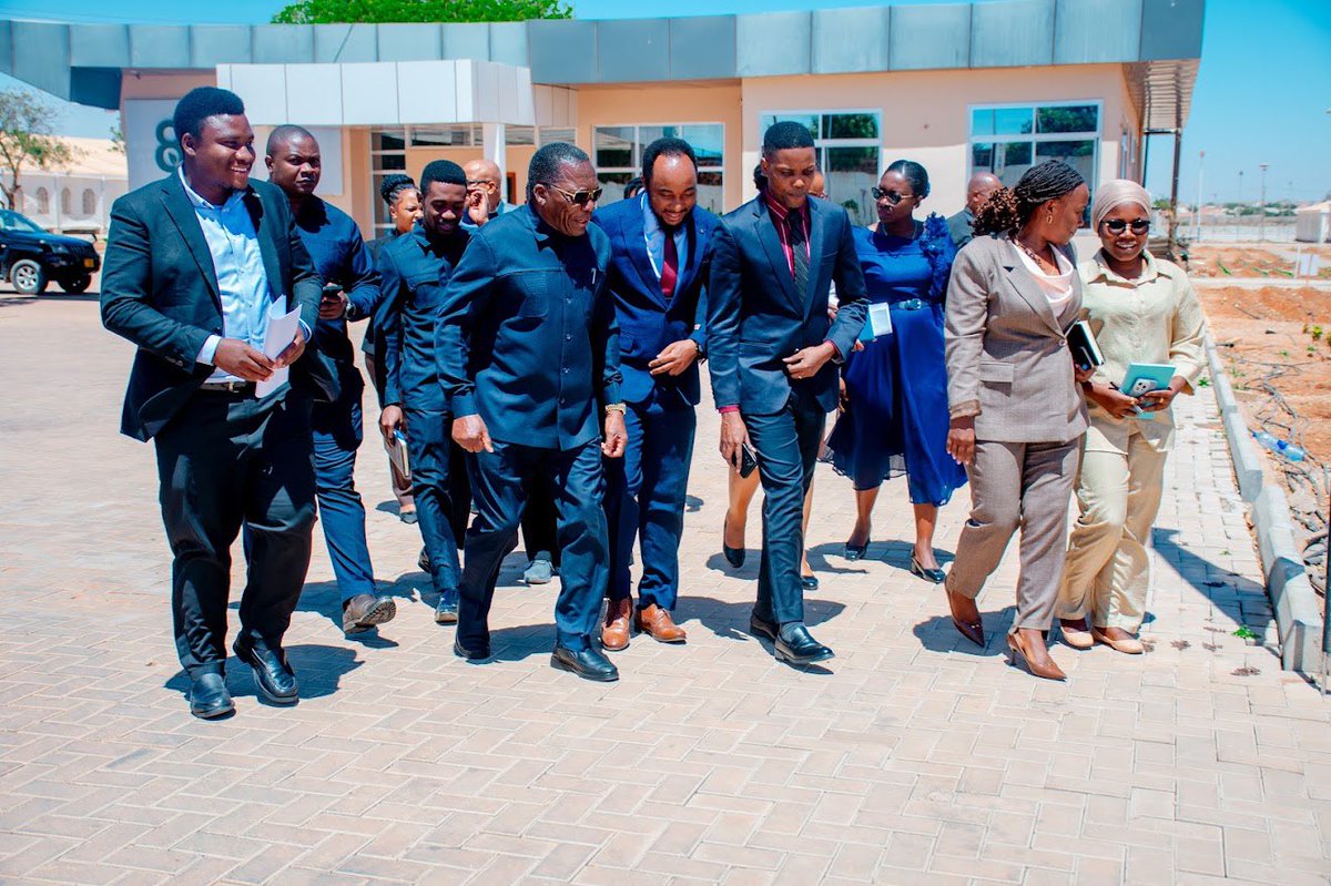 restlessdevtanz's tweet photo. Kongamano la Vijana la Kilimo Ikolojia lahitimishwa. Katika kilele cha kongamano hilo, tuliwasilisha na kumkabidhi Mh Mizengo Peter Pinda Azimio la Vijana la Kongamano la Kilimo Ikolojia lenye vipaumbele vya kuimarisha ushiriki na uwekezaji katika kilimo kinachozingatia ikolojia https://t.co/cUWhbnRo4R