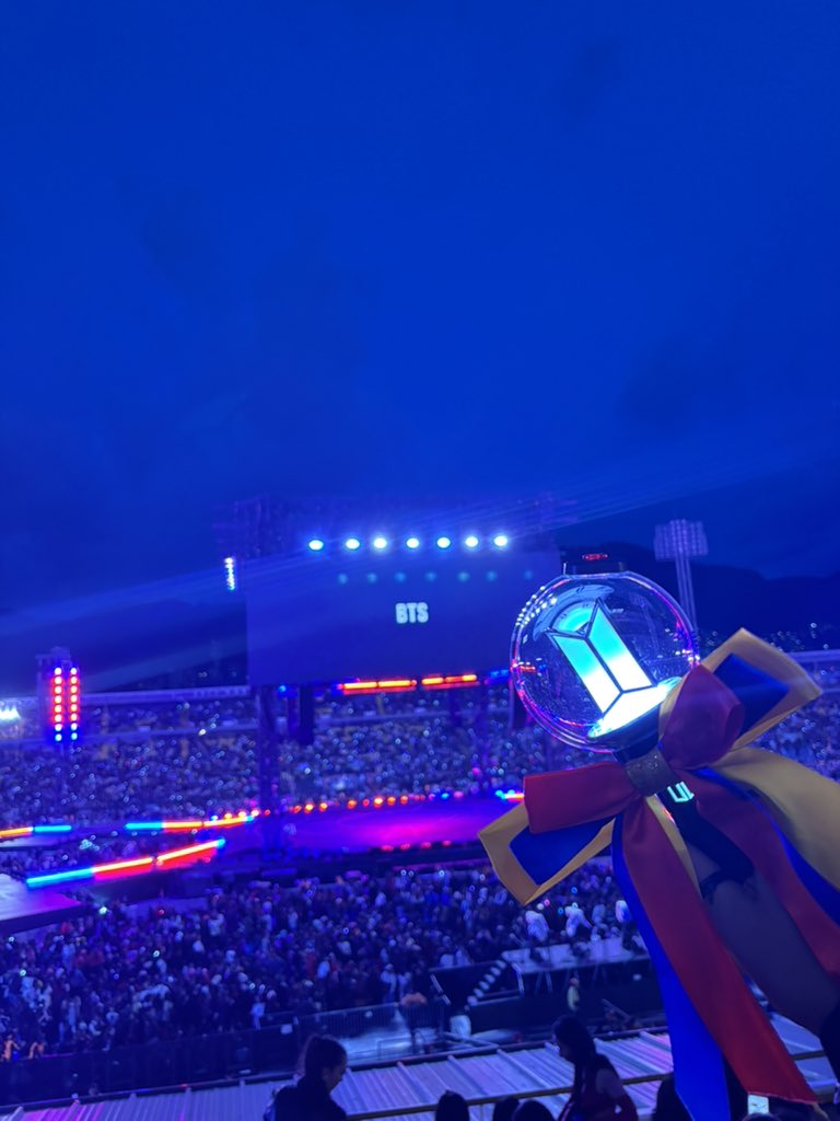 wendgmez's tweet photo. Un sueño hecho realidad ✨💜🇨🇴 https://t.co/SIdaqaH9wc