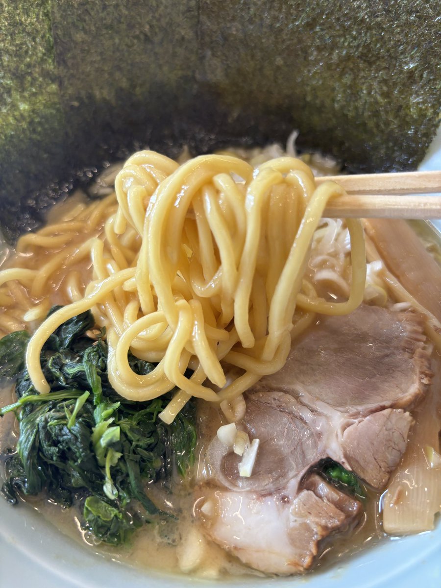 wagakosan's tweet photo. 🍜麺会交流🍜
1355杯目
「醤油丼セット」
お腹にずっしりたまる、まったりマイルドな豚骨🍜。醤油というより塩に近い味。
#麺会交流 #面会交流 #共同親権 #ラーメン好きと繋がりたい #神奈川県 #海老名市 #さがみ野駅 #GOEN https://t.co/YAY8tmWK6w