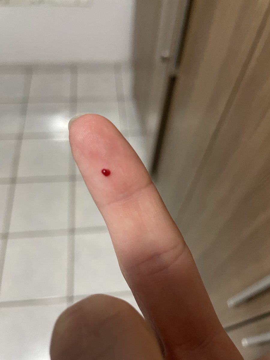 BabiCaldass's tweet photo. Agora é dormir pelos próximos 100 anos e se algum homem me acordar eu vou moer na porrada https://t.co/VVAnqaNCZL