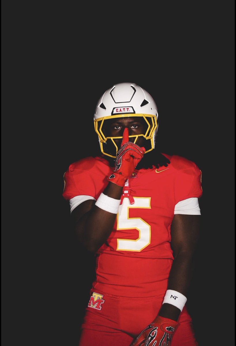 ElijahLittles_1's tweet photo. Mid-Season Highlights‼️(4 Games)
5'11" 215| C/O 29 LB/RB|
Mount Tacoma High School (Wa) 
| 87 Rushing | 2 TDS|
|11 total tackles|6 solo| 
@MountTahomaFB 
@RegJones20 
@BrandonHuffman 
@Ryan_Clary_ https://t.co/Bujc9bIxuI