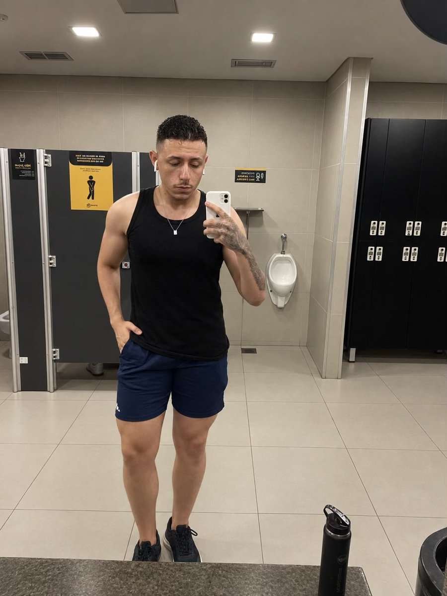 kauanfl0's tweet photo. #gym #gay https://t.co/YzSBNumwN5