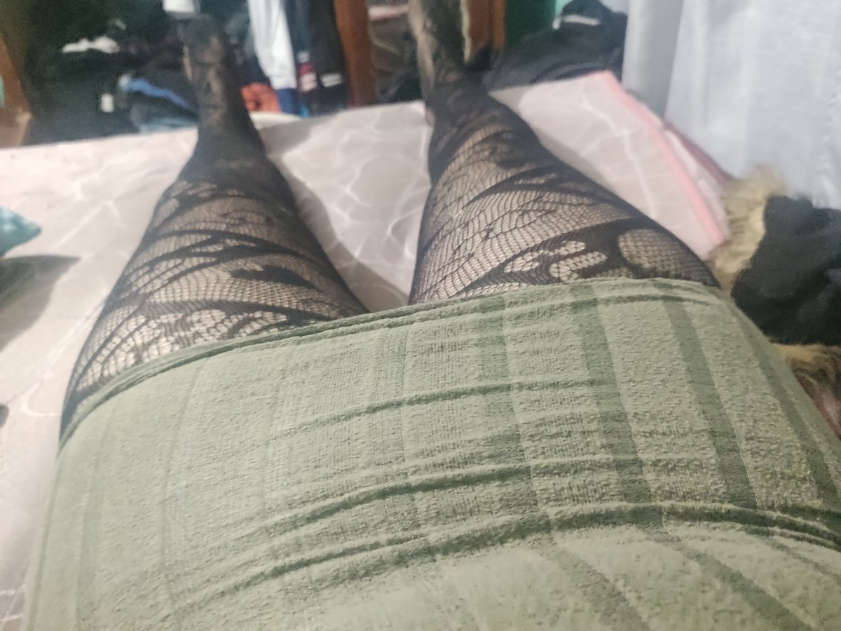 princessiissyy's tweet photo. Estoy tan cachonda que me quiero cojer a un macho ahora mismo https://t.co/7rkh2a913o