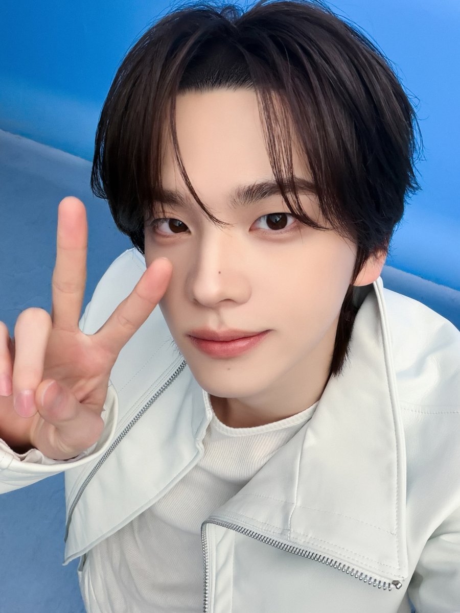 TWS_PLEDIS's tweet photo. 2026 TWS TOUR '24/7:FOR:YOU' IN SINGAPORE

Singapore, we're 24/7 FOR YOU 🎁💙

#TWS #투어스 #247WithUs
#247FORYOU
#247FORYOU_IN_SINGAPORE https://t.co/NlK9k2TtfG