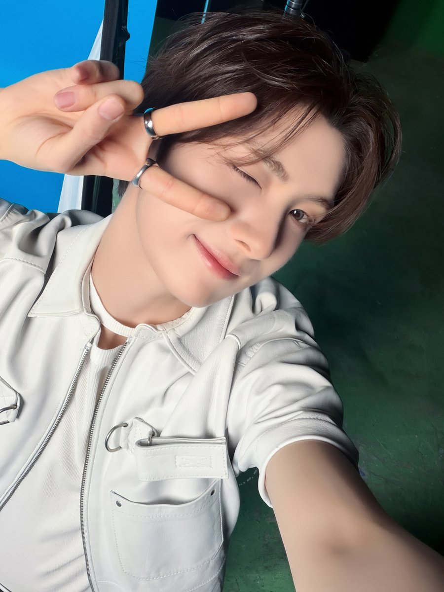 TWS_PLEDIS's tweet photo. 2026 TWS TOUR '24/7:FOR:YOU' IN SINGAPORE

Singapore, we're 24/7 FOR YOU 🎁💙

#TWS #투어스 #247WithUs
#247FORYOU
#247FORYOU_IN_SINGAPORE https://t.co/NlK9k2TtfG