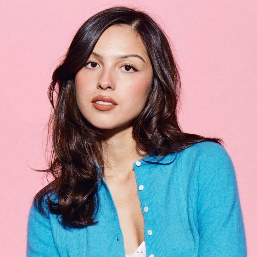 BuzzingPop's tweet photo. Megyn Kelly slams Olivia Rodrigo for defending the Cornell victim: 

“Olivia, you don’t know what the f**k you’re talking about! Shut up and stick to singing! I liked you better when you were in front of a microphone singing your weird, little depressing songs […] It’s better to keep your mouth shut and let people suspect you’re an idiot than to open it and prove them right. Be quiet. Go away. See you at your concert.”