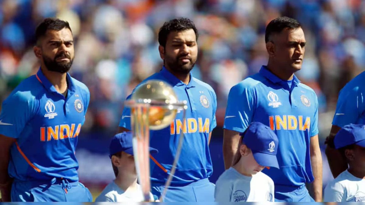 ImTanujSingh's tweet photo. 🚨 AAKASH CHOPRA PICKS TOP 5 GREATEST INDIAN MEN'S ODI CRICKETERS EVER 🚨 (Cricinfo).

- Sachin Tendulkar.
- Virat Kohli.
- MS Dhoni.
- Rohit Sharma.
- Kapil Dev. https://t.co/HrD02hDVD4