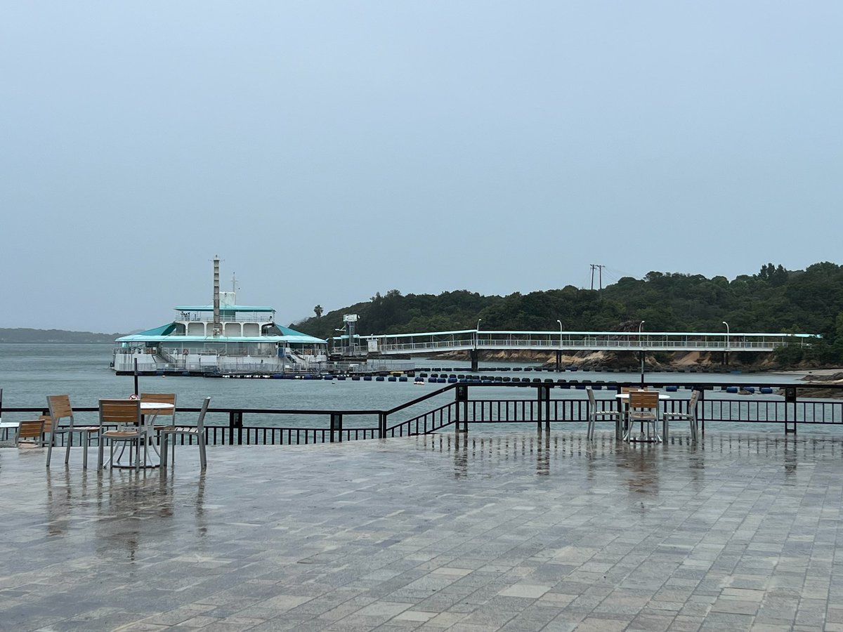 alythaaa0's tweet photo. 大雨過ぎて笑った https://t.co/T6HKPIh03F