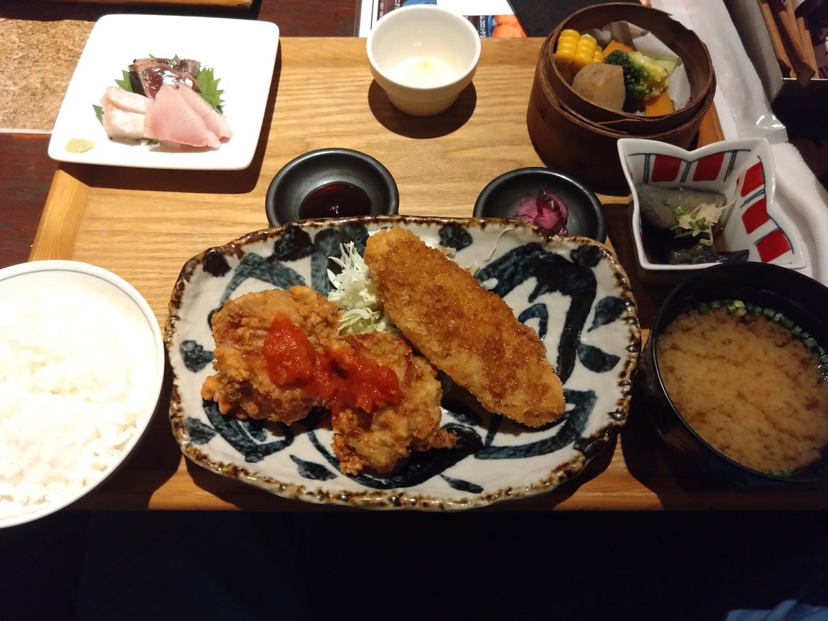 MmMmKmRm's tweet photo. 午前中お疲れ様でした🙇

今日のランチは大曽根の小樽食堂さん😆

コレで￥1.000はオトク✨️

最近レパートリーが固定されてきたので
大曽根周辺でオススメのランチあったら教えて下さい🫡 https://t.co/g7MtpzUK1I