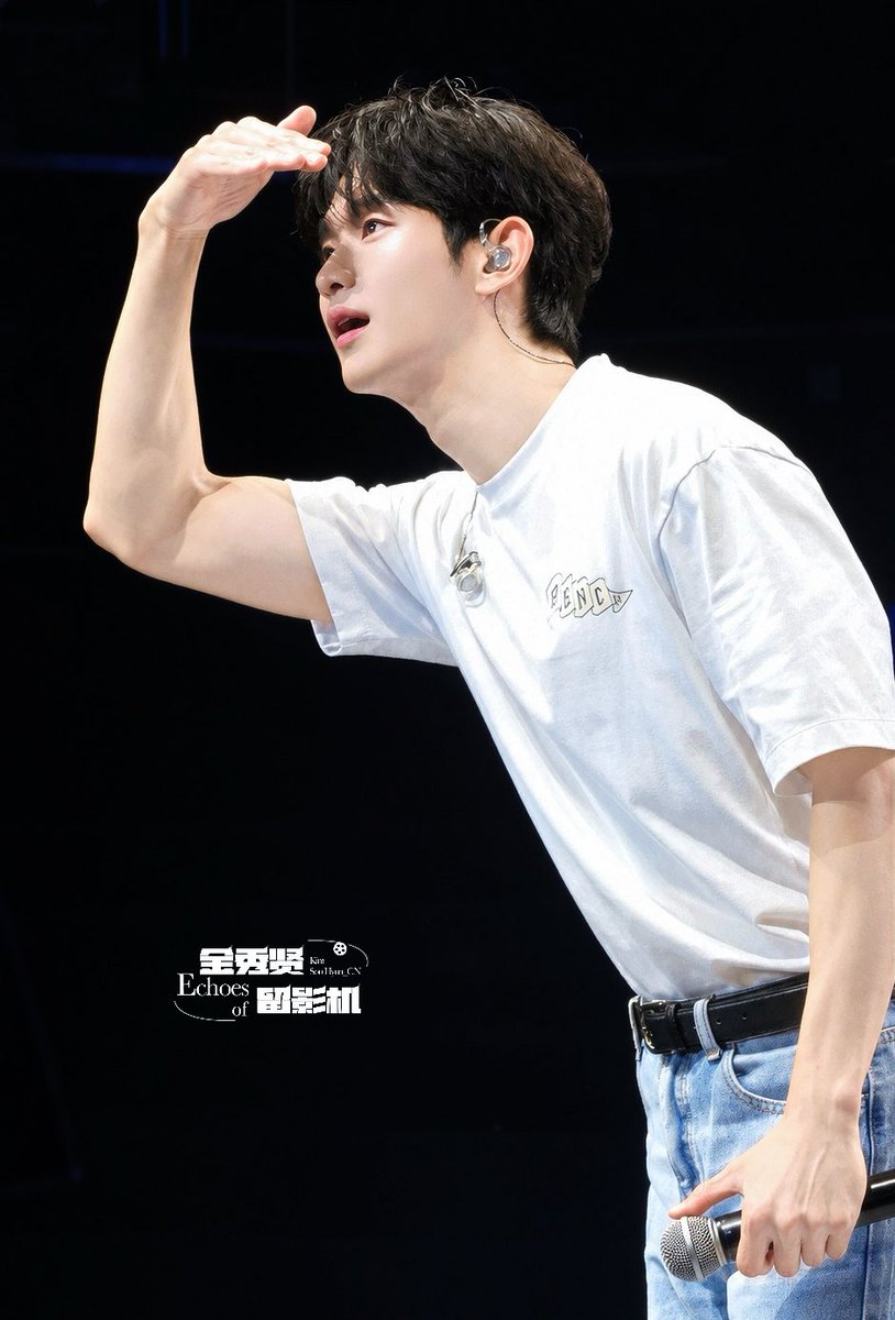 EchoesOfKSH_CN's tweet photo. 【留影机前线】20261002 金秀贤｜BENCH见面会现场高清4P

暴力甜心🤛🏻
⁠⁠  
 ⁠#BENCHOurForeverWithYou⁠  
 ⁠#BENCHxKimSooHyun⁠
 #KimSooHyunInManila

#김수현 #KimSooHyun #金秀賢 
#キムスヒョン #คิมซูฮยอน https://t.co/sj3TpVLdUb