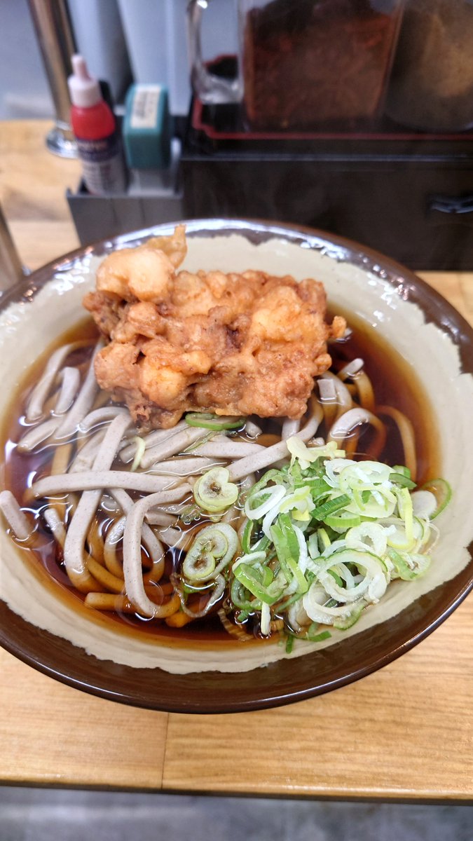 ohfutoshi's tweet photo. 今日のお昼
#芽衣や
#太そばゲソ天 https://t.co/yOYauoatyA