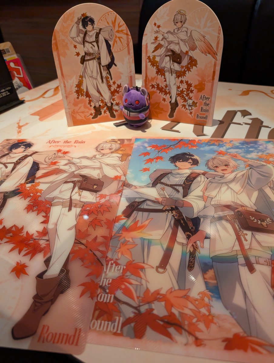 Xp1Nu's tweet photo. 千日前行ってきたお！！キーホルダー入れまでAtRだった！定員さんに頼んでテーブルに置いてもらった！！ https://t.co/MkvsAt7pY3