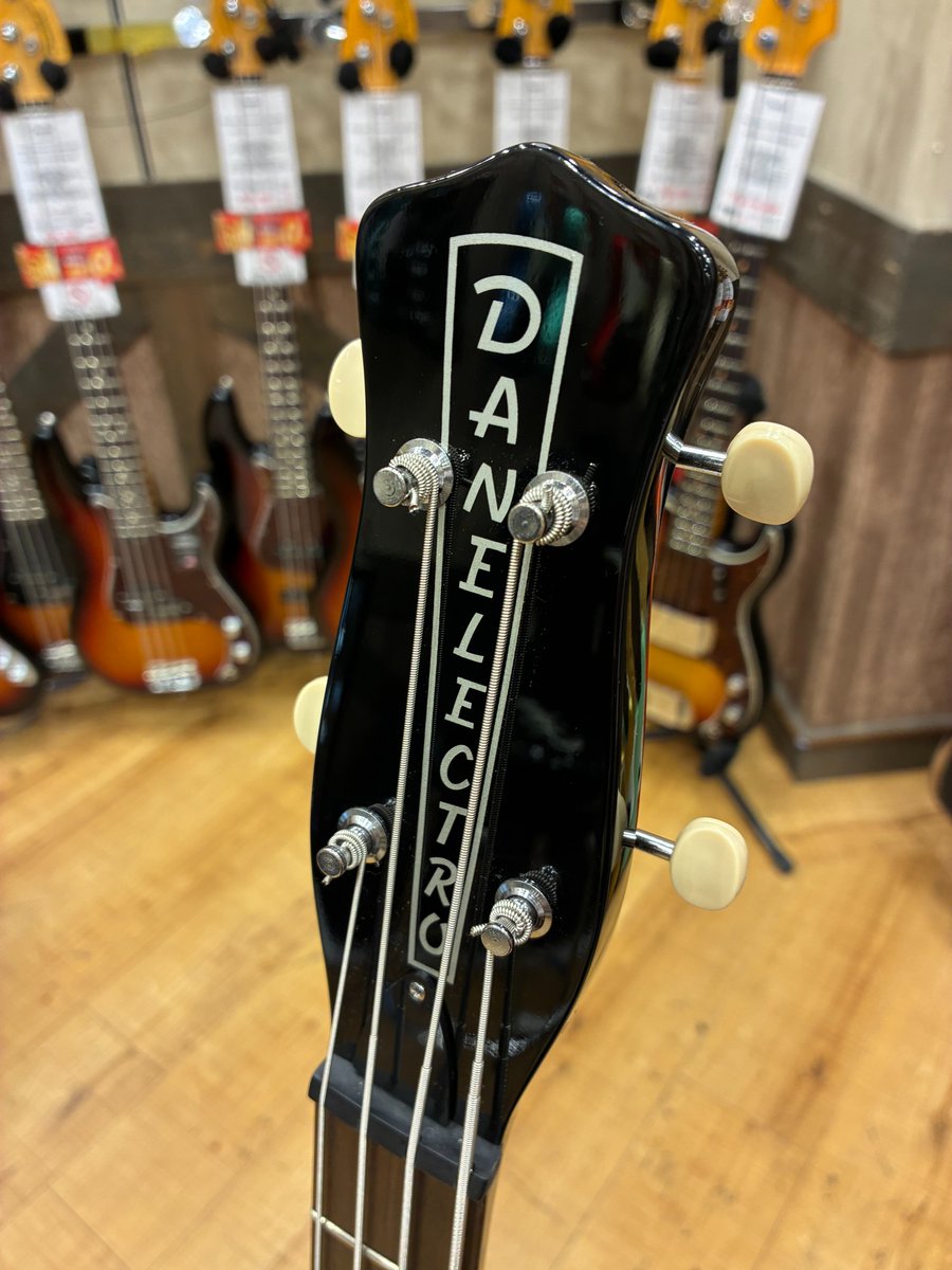 1484ssbs's tweet photo. 中古商品 値下げ中❗️

Danelectro / Hodad Bass Left-handed Black

クラシカルでレトロなルックスとサウンドが魅力のダンエレクトロのレフティー仕様です！！！

ローファイなバンドアンサンブルの中では活躍すること間違いなし！！！ https://t.co/vutk4XsQym