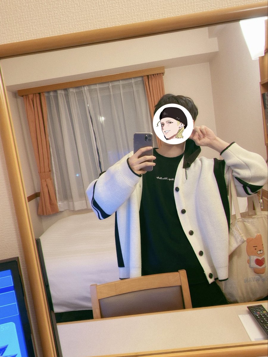 CodeofSora's tweet photo. コズミックコードの「BLOOM」のティザーが公開したです〜明日が楽しみだよね？！💙 https://t.co/9biJHfCz2G