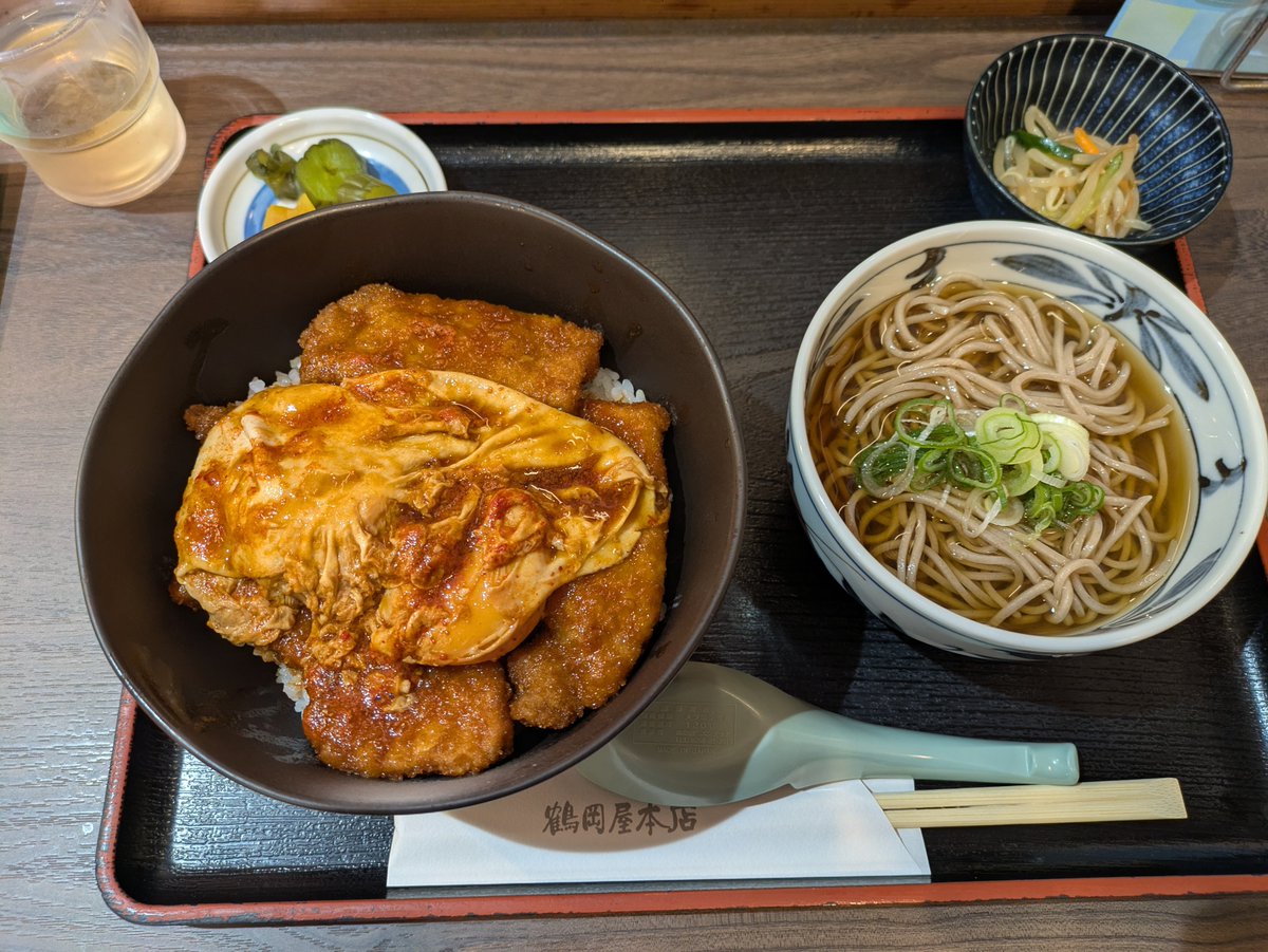 midnightanglers's tweet photo. 上カツ丼。タレは確かに和風だな。 https://t.co/cjjmK2b0ap
