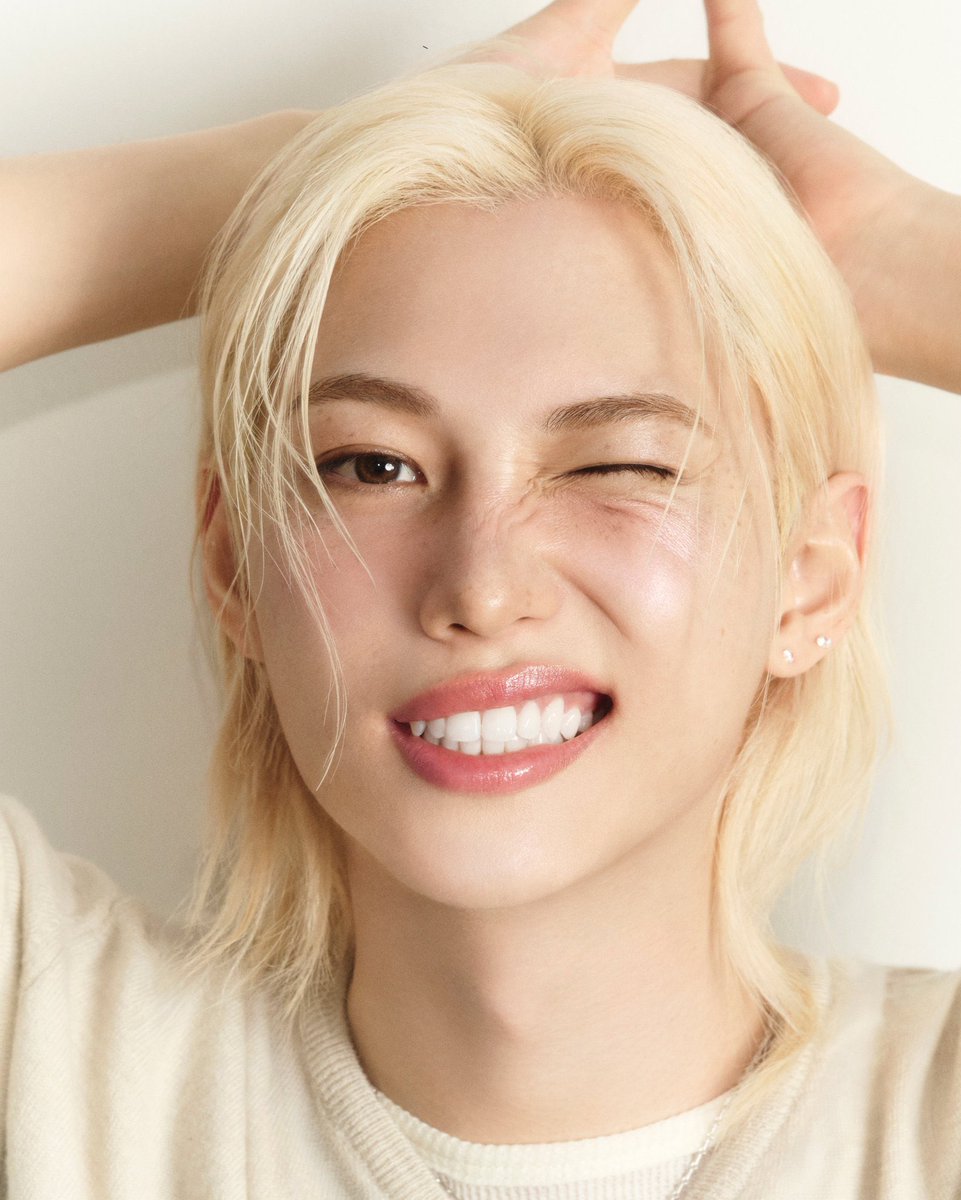 StrayKidsPL's tweet photo. 📸| Aktualizacja Twittera/X @herabeauty_jp.
„Get the #REFLECTION.✨
#HERA #ヘラ #ヘラ
#ReflectionSkinGlow”.
@Stray_Kids #StrayKids #スキズ #스트레이키즈 #Felix https://t.co/Lml1sBYEL7
