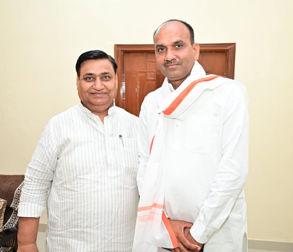 GovindDotasra's tweet photo. खानपुर विधायक श्री सुरेश गुर्जर जी को जन्मदिन की हार्दिक बधाई एवं शुभकामनाएँ।

ईश्वर से आपके उत्तम स्वास्थ्य, सुखी एवं खुशहाल जीवन की मंगलकामना है।
@Mlasureshgurjar https://t.co/JatG0JciFJ