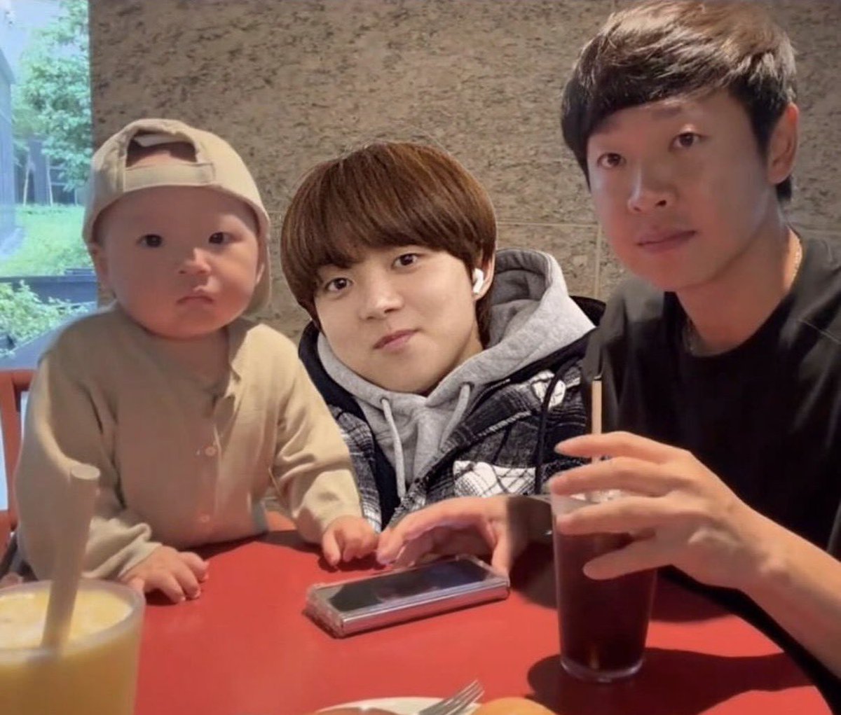 nnyaaaaaa00's tweet photo. 약간 앤팀 의주상 https://t.co/pZJbdYCc5G