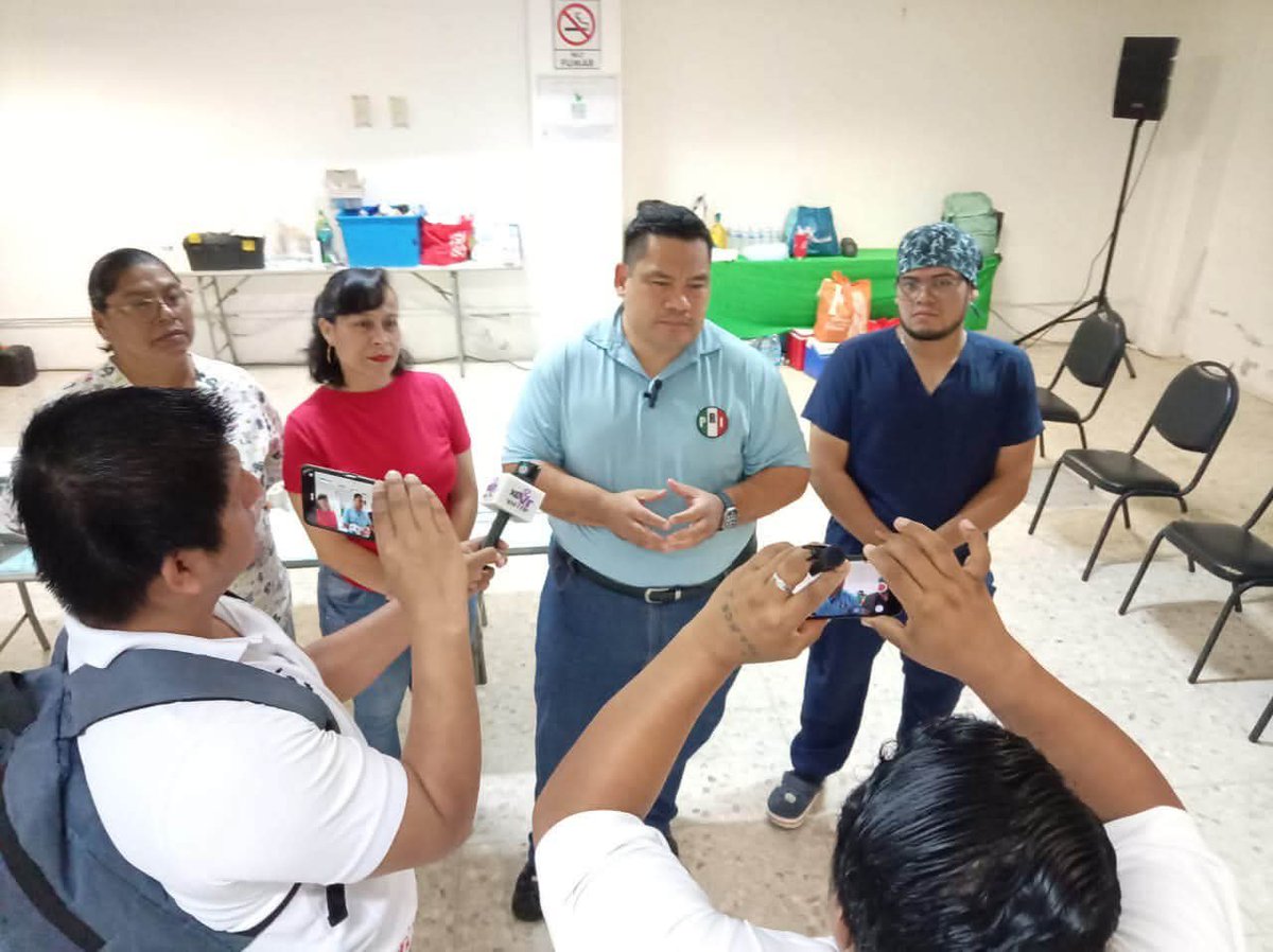 PRITabasco's tweet photo. El PRI Tabasco impulsa el bienestar animal en coordinación con Corriente Crítica, realizó una Brigada de Salud Animal en Villahermosa, con servicios de vacunación, desparasitación y esterilización para perros y gatos.

https://t.co/I3EK86TdfV https://t.co/ohB3bxJSBf