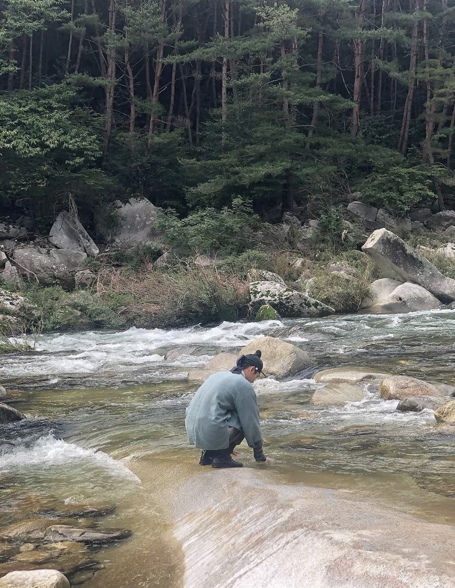 dolgolaeui's tweet photo. Rowoon #kimseokwoo #Rowoon #roming #extraordinaryyou #tomorrow #destinedwithyou #shewouldneverknow #themurkystream #TheKingsAffection #SF9 #로운 #김로운 #에스에프나인 #김석우 #ロウン You can also follow Rowoon’s IG account - ewsbdi (look for blue check mark) https://t.co/ECGu2lmQbC