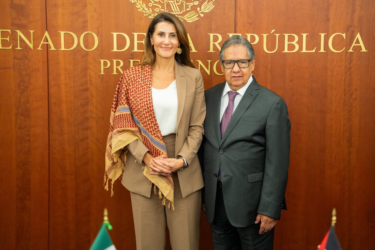 PalestineMX's tweet photo. La Embajadora Nadya Rasheed sostuvo un fraternal encuentro con el Senador Higinio Martínez, Presidente del Senado de la República @senadomexicano

Agradecemos profundamente su cálida recepción y la oportunidad de fortalecer los lazos de amistad entre México y Palestina. 🇵🇸🇲🇽 https://t.co/LL3SCaRxsA