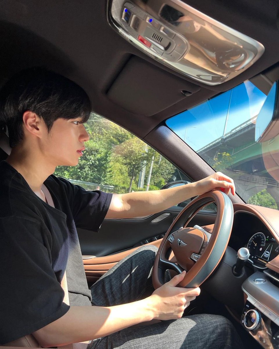 Junchacco01's tweet photo. 운전 하는 김준서 진짜 오래만이야😭🤍 너무 잘생겼어 ㅠㅠㅠ https://t.co/TOFEVcfnKr