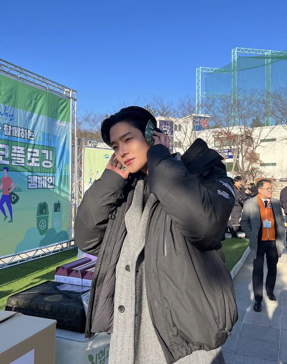 dolgolaeui's tweet photo. Rowoon #kimseokwoo #Rowoon #roming #extraordinaryyou #tomorrow #destinedwithyou #shewouldneverknow #themurkystream #TheKingsAffection #SF9 #로운 #김로운 #에스에프나인 #김석우 #ロウン You can also follow Rowoon’s IG account - ewsbdi (look for blue check mark) https://t.co/zv9iMoexs0