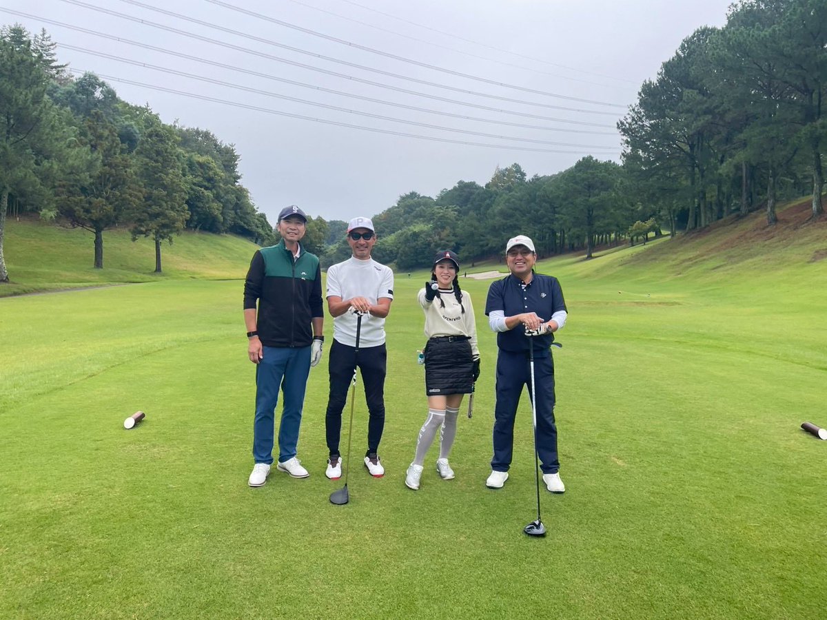 FCosakaOfficial's tweet photo. ⛳️ 第4回 FC大阪ゴルフコンペ開催！

10月5日（月）、太平洋クラブ六甲コースにて「第4回 FC大阪ゴルフコンペ」を開催しました！
当日は、FC大阪のパートナー企業の皆さまをはじめ、22組86名の皆さまにご参加いただきました。
ゴルフを楽しみながら、普段のホームゲームやビジネスの場とはまた違った雰囲気の中、参加者の皆さま同士で交流を深めていただく機会となりました🤝
ご参加いただいた皆さま、そして開催にご協力いただいた皆さま、誠にありがとうございました！

📸当日の様子はこちらから
https://t.co/OHQzhY22Mg

これからもFC大阪は、パートナー企業の皆さまとのつながりを大切にしながら、さまざまな交流・共創の機会をつくってまいります。

#FC大阪
#fcosaka
#ゴルフコンペ
#鍛錬
