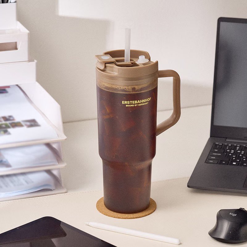 moddustore's tweet photo. Estebanhof 〰️Just Cold Cup Large‼️sale 70%‼️🇰🇷** ขนาด 1200 ml **
แก้วใส่น้ำเย็น มาพร้อมหลอด ฝาซีลยาง 
ใช้ง่ายน้ำหนักเบา สีน่ารักกมากๆ 
มี 4 สี

✖️ลดเหลือ 390- ✖️ ปกติ 1,000++

  🙏🏻จ่ายตอนของมา งดเทน้า ⚡️รอ 6-8 วีค
📝กรอกฟอร์มจองได้เลย 👇🏻 https://t.co/joUHV4hNdb