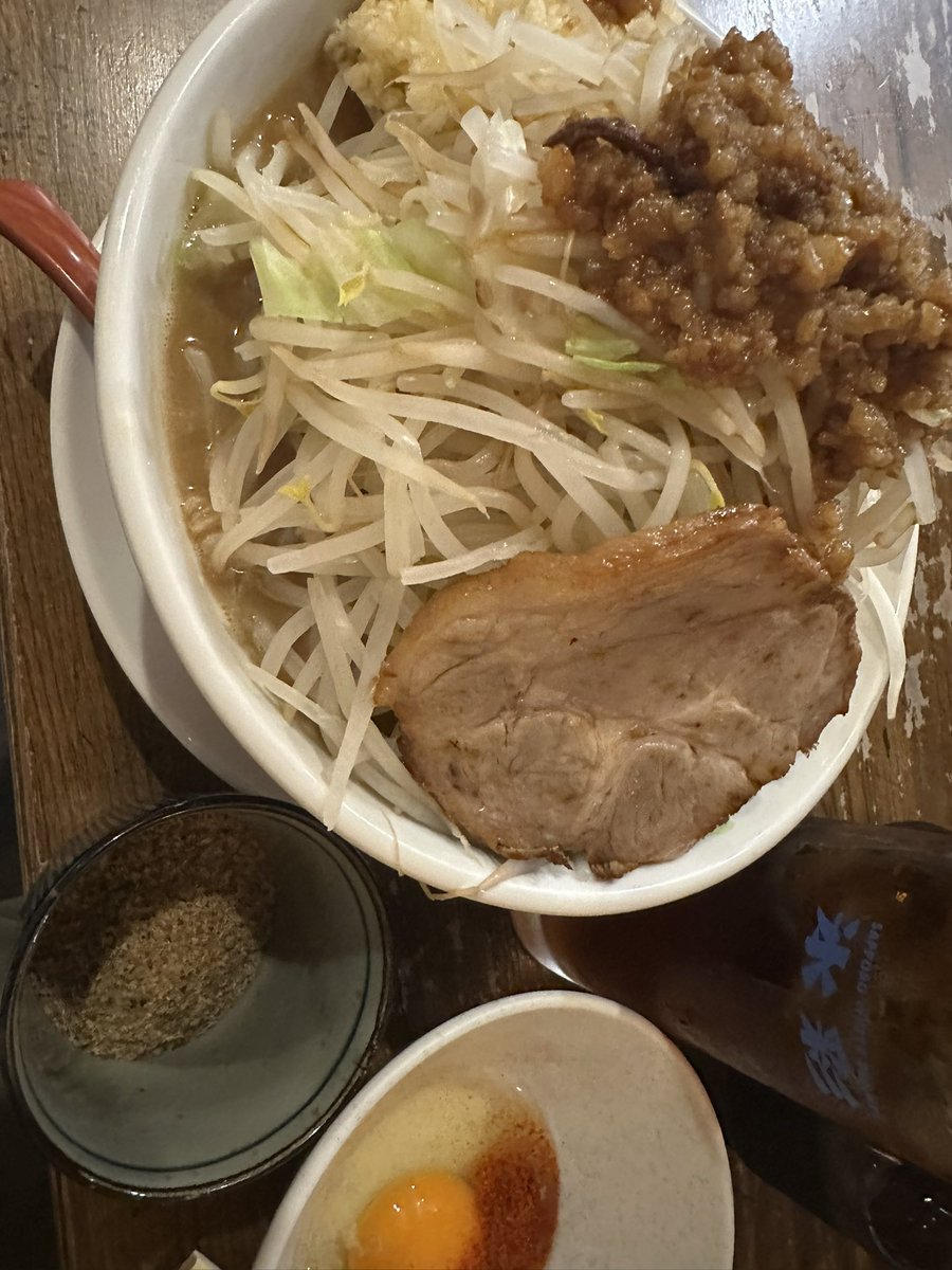 intouen9's tweet photo. 胸のレントゲンも無事終え、異常なし！！

吸入するやつと、漢方もらいました。

治療に励みます。

野菜、タンパク質、油も摂取完了したんで
（まし、ましまし、からめ）
病原菌に打ち勝てると思います（＾ω＾）✌️ https://t.co/6ruMaVTteX